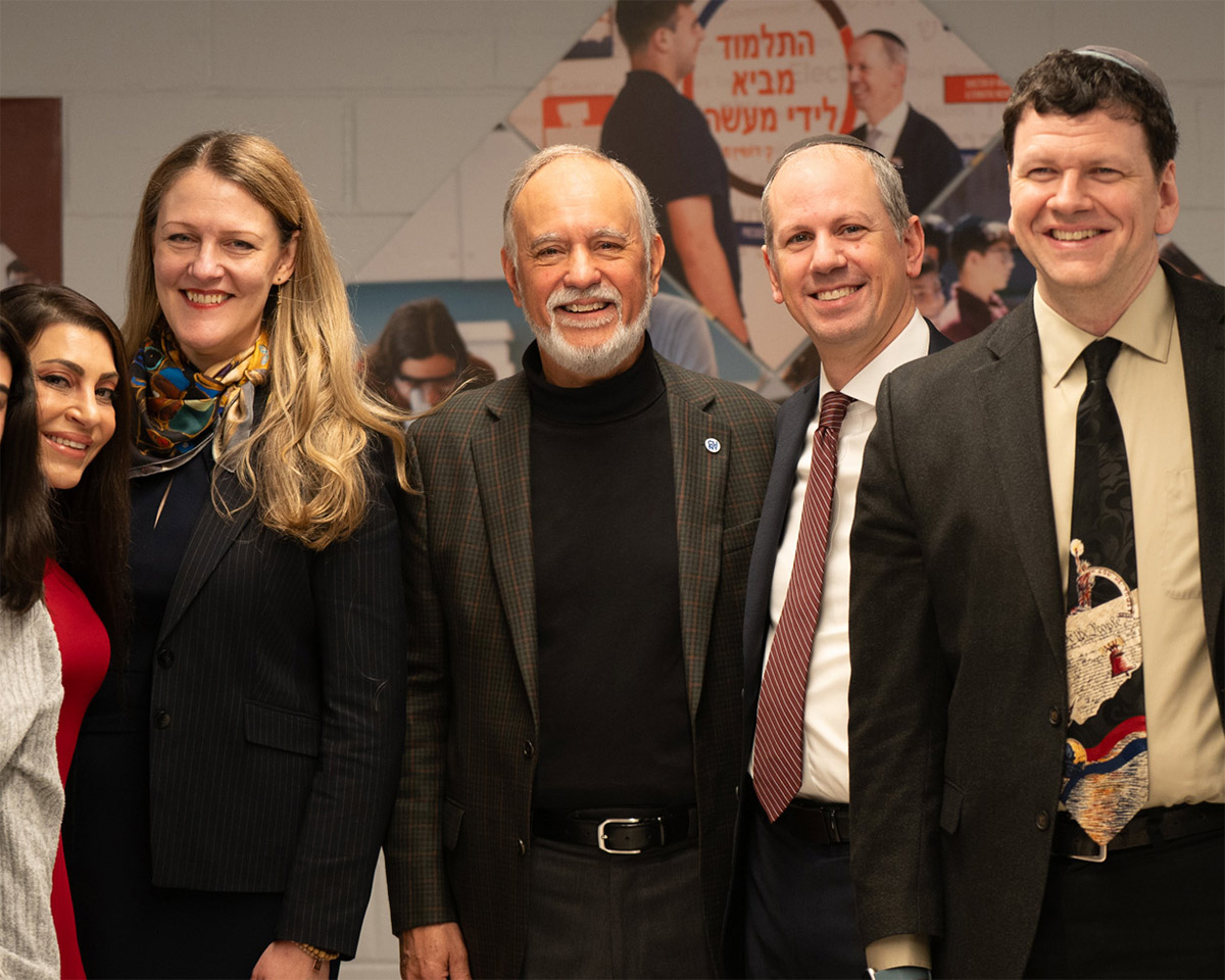 NEWS-251202-Michelle-Anderson-Visit-Yeshiva-Featured-1200x960-1