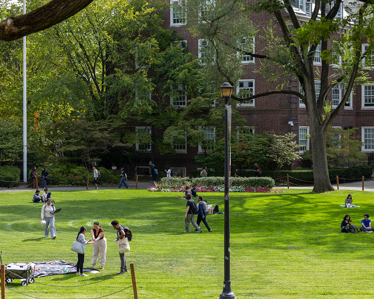 Handelman_2025_0033_Students_on_Campus_13_1200x960