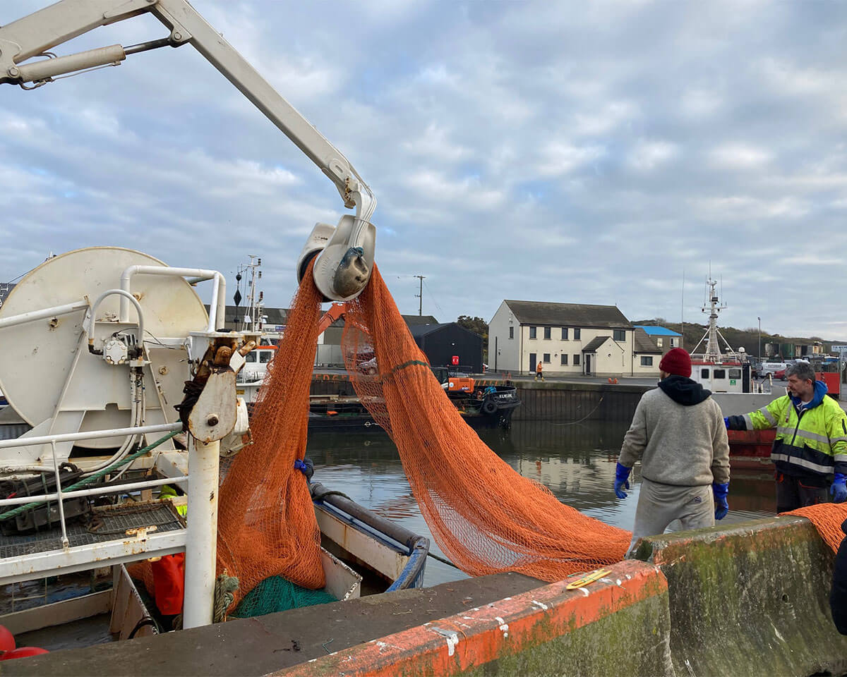 Kilkeel fishermen prepare an experimental net for sea trials. Credit: S.A. Sethi