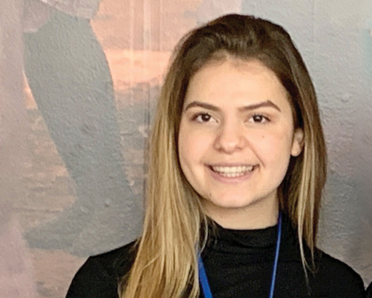 MAG-7.1-Magner-Stipend-Helps-Business-Major-Featured